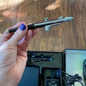 Artists Airbrush Kit with Accessories